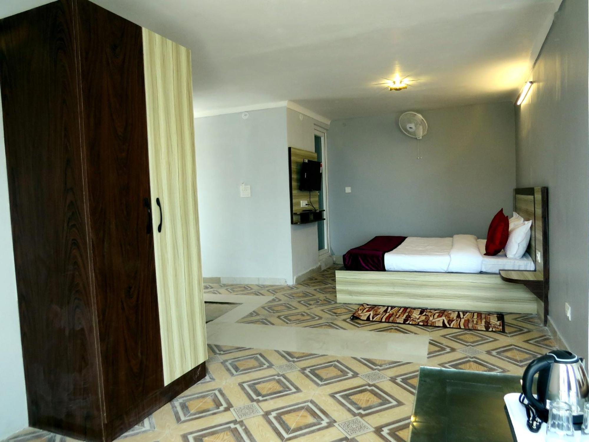 Hotel Haya Palace 나이니탈 외부 사진